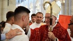 Cardinale Parolin in Kosovo1.jpg