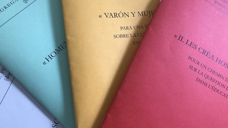 Documento Congregación  Educación Católica Varón mujer género