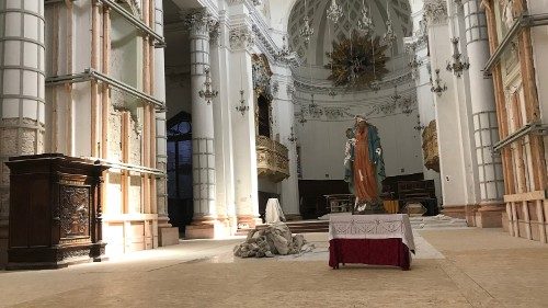 Papst besucht Camerino: „Er gibt uns Hoffnung“, so der Bischof