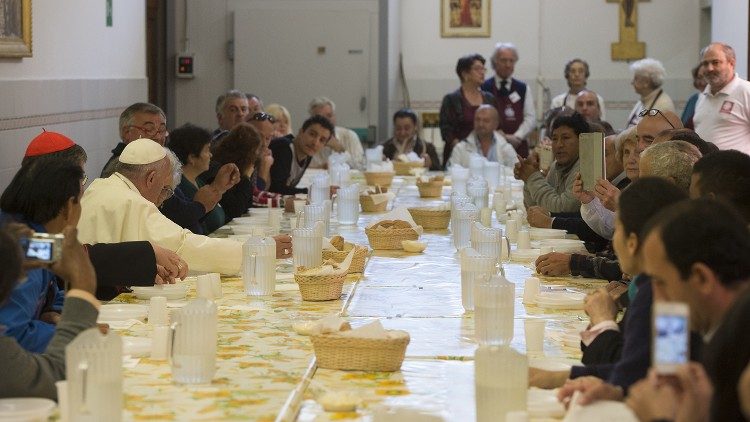 Visita pastorale a Firenze:, mensa di San Francesco (11-10-2015)