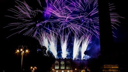 La "Girandola" di Roma quest'anno ha brillato per i terremotati dell'Italia centrale
