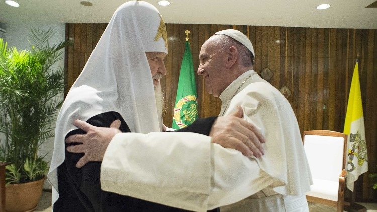 Le Pape François et le Patriarche de Moscou, Cyrille, le 12 février 2016 à l'aéroport de La Havane.