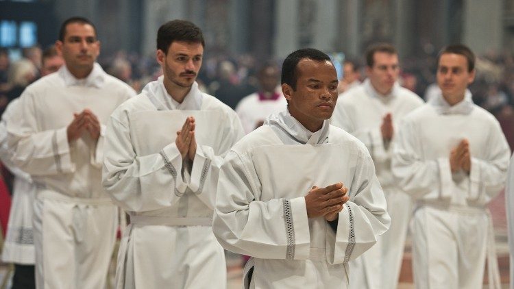 Księża z Azji i Afryki pomagają Europie i Ameryce