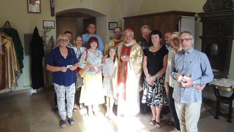 Nowy Sącz: kard. Krajewski modlił się za śp. o. Matejskiego