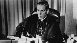 Fulton_J._Sheen_1956.jpg