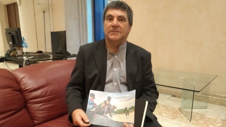 2019.07.05 Livros sobre Aristides Pereira