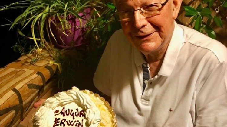 Com amigos, recentemente, em Roma