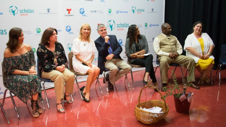 Panel de la Ceremonia de Clausura de Scholas Ciudadania en Miami