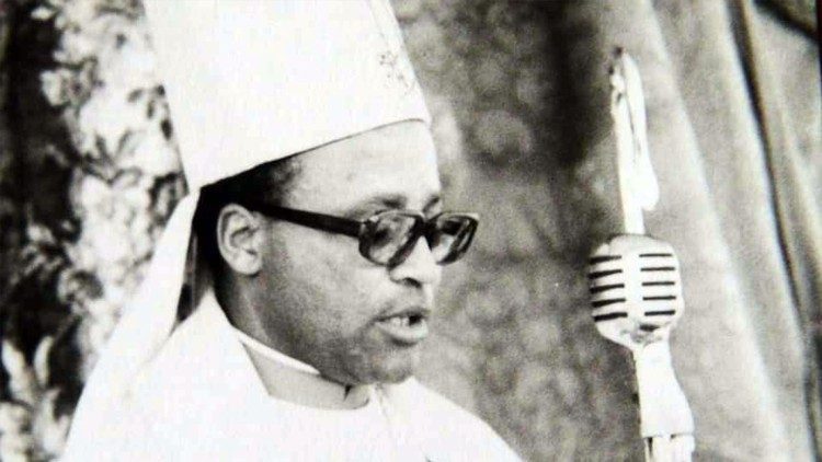 2019.07.12 D. Paulino do Livramento Évora. Mons. Paulino do Livramento Évora - Vescovo di Santiago di Cabo Verde. E' deceduto il 16/6/19. Era Vescovo emérito dal 2009.