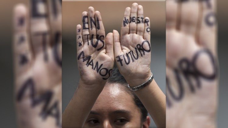 Colombia, giovane attivista per l'ambiente