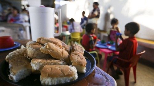 Migliaia i migranti venezuelani bloccati al confine con la Colombia