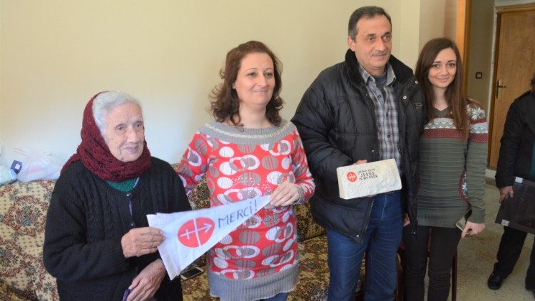 O agrdecimento de família cristã síria