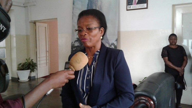 Maria da Graça Lavres, Ministra do Turismo, Cultura, Comércio e Indústria, em São Tomé e Príncipe