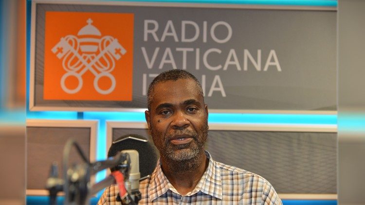 P. Jean-Baptiste Kikwaya, SJ, Astonome de l'Observatoire du Vatican