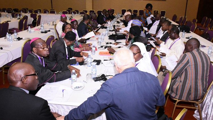 Bispos do SECAM durante grupos de discussão 