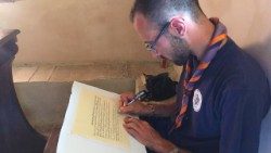 Euromoot scout d'Europa trascrizione vangelo ragazzo occhiali.jpg