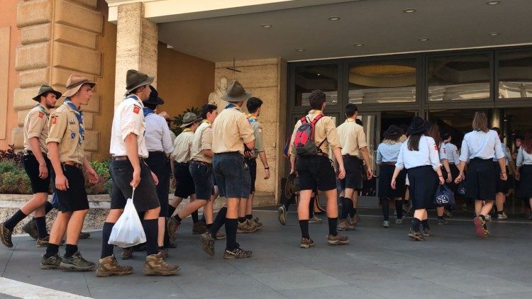 scout d’Europa Euromoot ingresso Aula Paolo VIOKaem.jpg