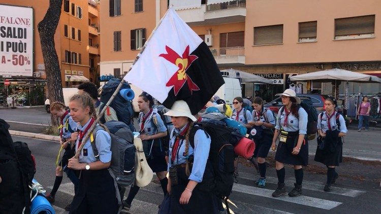 scout d’Europa bandiera passaggio pedonaleOKaem.jpg