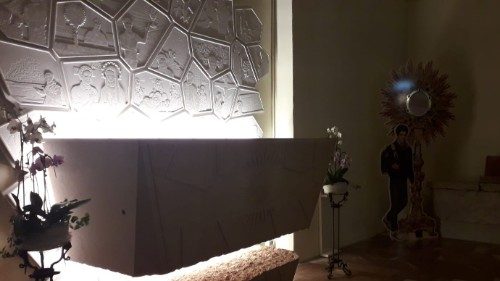 Monsignor Sorrentino: al via la venerazione del corpo di Carlo Acutis