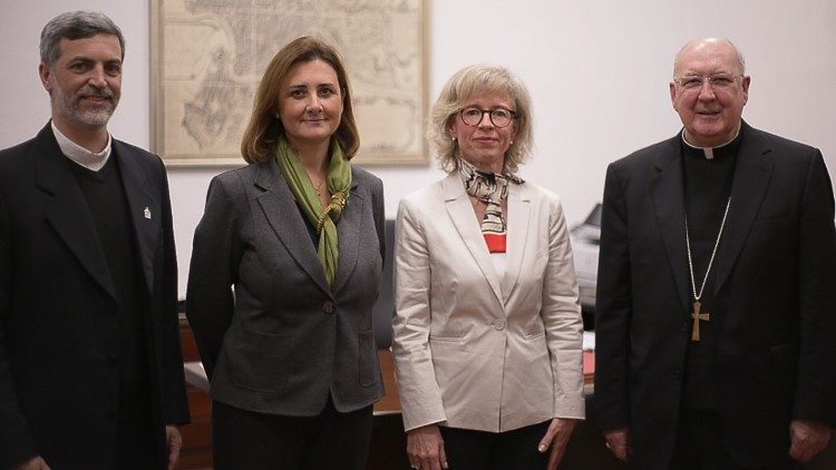 Кіраўніцтва Дыкастэрыі па справах свецкіх, сям'і і жыцця