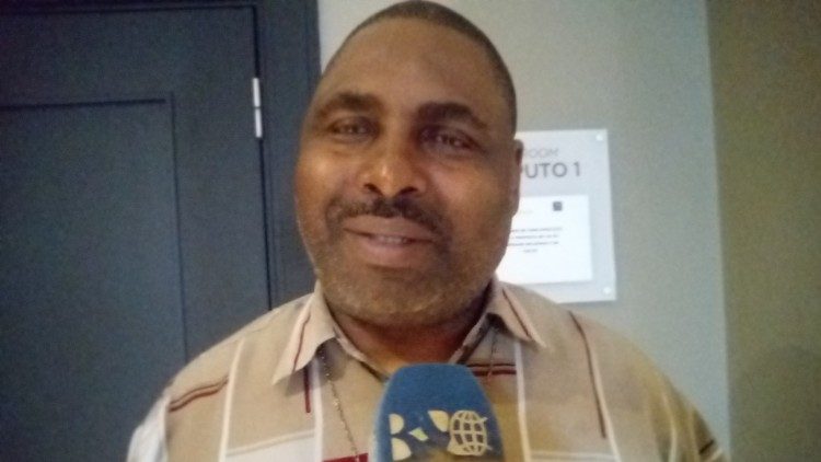 D. Dinis Matsolo, Bispo Igreja Metodista Wesleyana