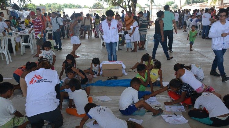 Diversos serviços oferecidos no espaço aos imigrantes venezuelanos