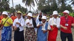 2019.08.30 Padre Zdzislaw Grad SCD, Madagascar 03.jpg