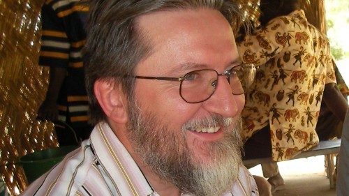 Liberado en Mali el padre Maccalli secuestrado hace dos años. Junto a él otros tres rehenes