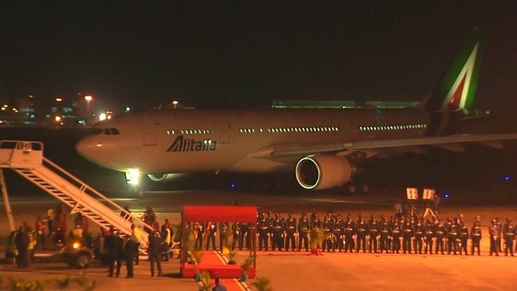 2019.09.04 Aereo Papa Maputo Arrivo