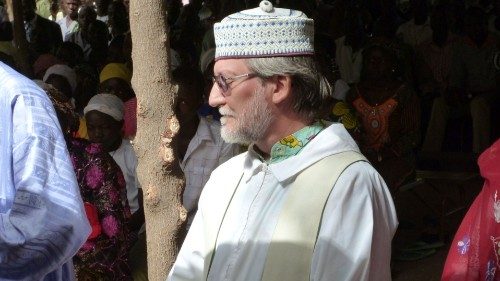 "Resistere per esistere": padre Maccalli racconta la sua lunga prigionia