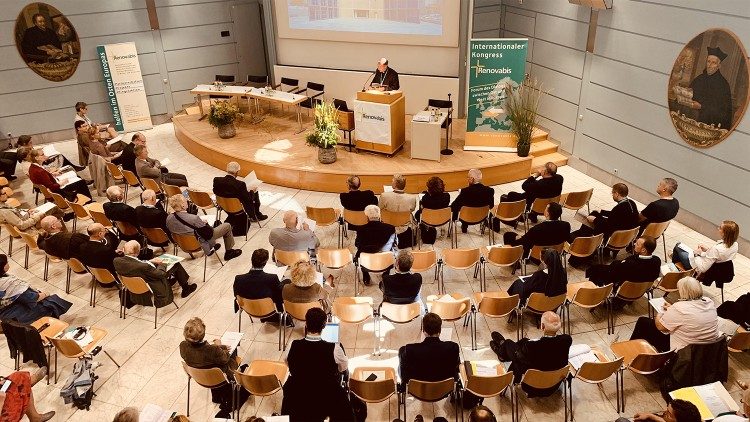 Удзельнікі Кангрэса ў зале пасяджэнняў