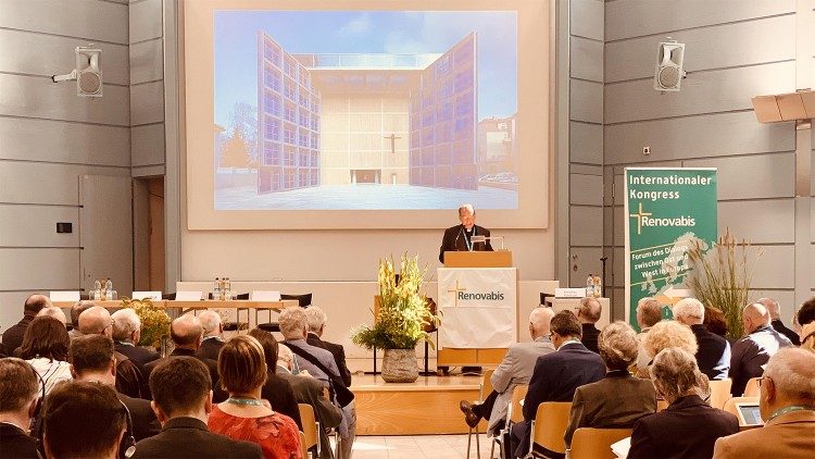 Удзельнікі Кангрэса Renovabis у зале пасяджэнняў