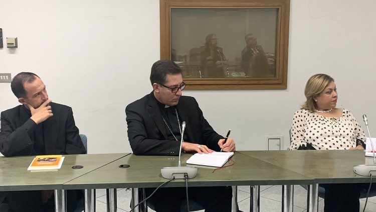 Celam en la CAL. Mons. Juan Carlos Cárdenas Secretario General 