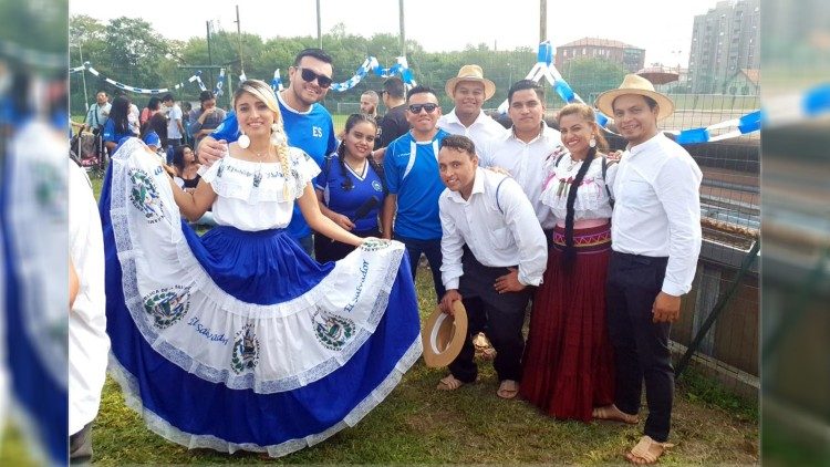 Salvadoreños en Milán