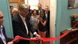 medicina solidale inaugurazione farmacia di strada taglio del nastroOKaem.jpg