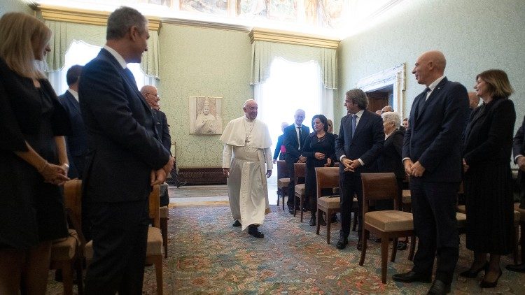 Papa Francisco audiencia periodistas RAI