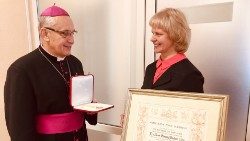 2019.09.21 Maryna Pashuk medaglia Pro Ecclesia et Pontefice 01.JPG