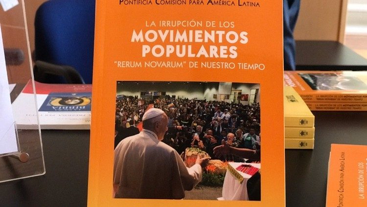 La copertina del libro Movimentos Populares, edito dalla LEV