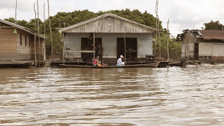 Punto de tránsito desde Islandia, Perú hacia Atalaya en Brasil, Amazonia.