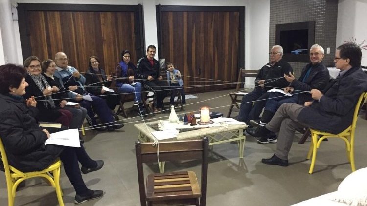 O encontro dos pequenos núcleos