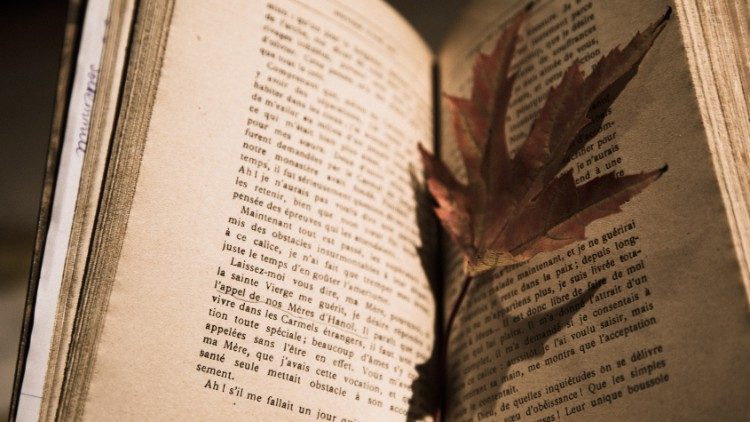 Truyện một tâm hồn – cuốn sách được xuất bản năm 1898 ngay sau chị Thánh qua đời. Hiện nay, sách được dịch ra hơn 50 ngôn ngữ khác nhau. Ảnh: An Duyên