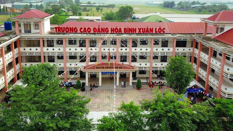 Hoa Binh Xuan Loc-Kolleg