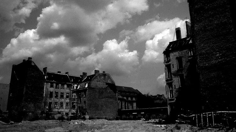 Case di Berlino Est nel 1989, foto di Livio Senigalliesi