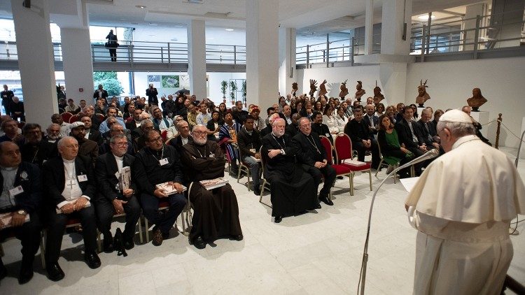 2019.10.18-Papa-Francesco-al-Museo-etnologico-2.jpg