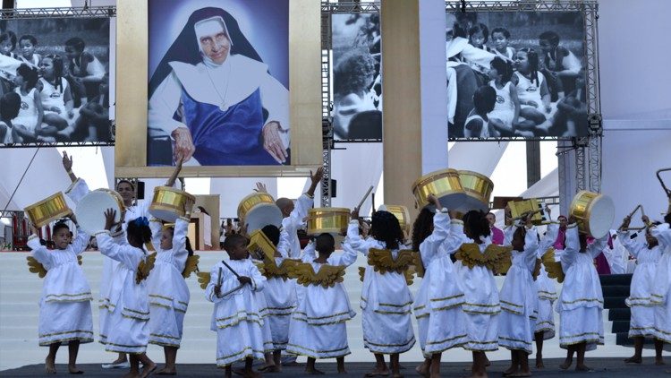 A festa reuniu mais de 50 mil pessoas na Arena Fonte Nova, em Salvador