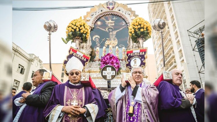 Cuarto recorrido procesional del Señor de los Milagros