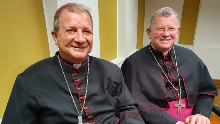 Dom Mário junto com dom Jaime durante visita à Rádio Vaticano