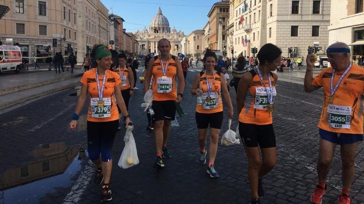 Alcuni corridori in Via della Conciliazione 