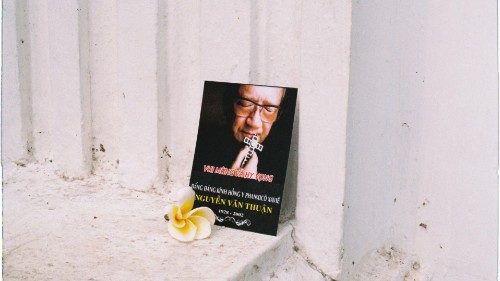 Crepaldi: il cardinale Van Thuan, "una grande storia cristiana" 