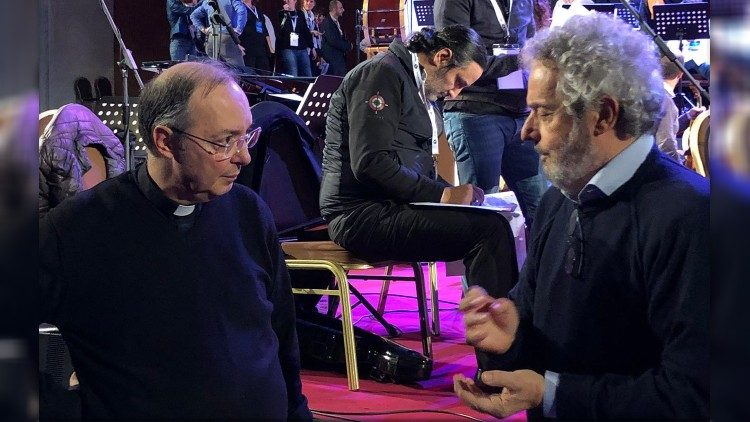 Monsignor Marco Frisina e Nicola Piovani alle prove del concerto 